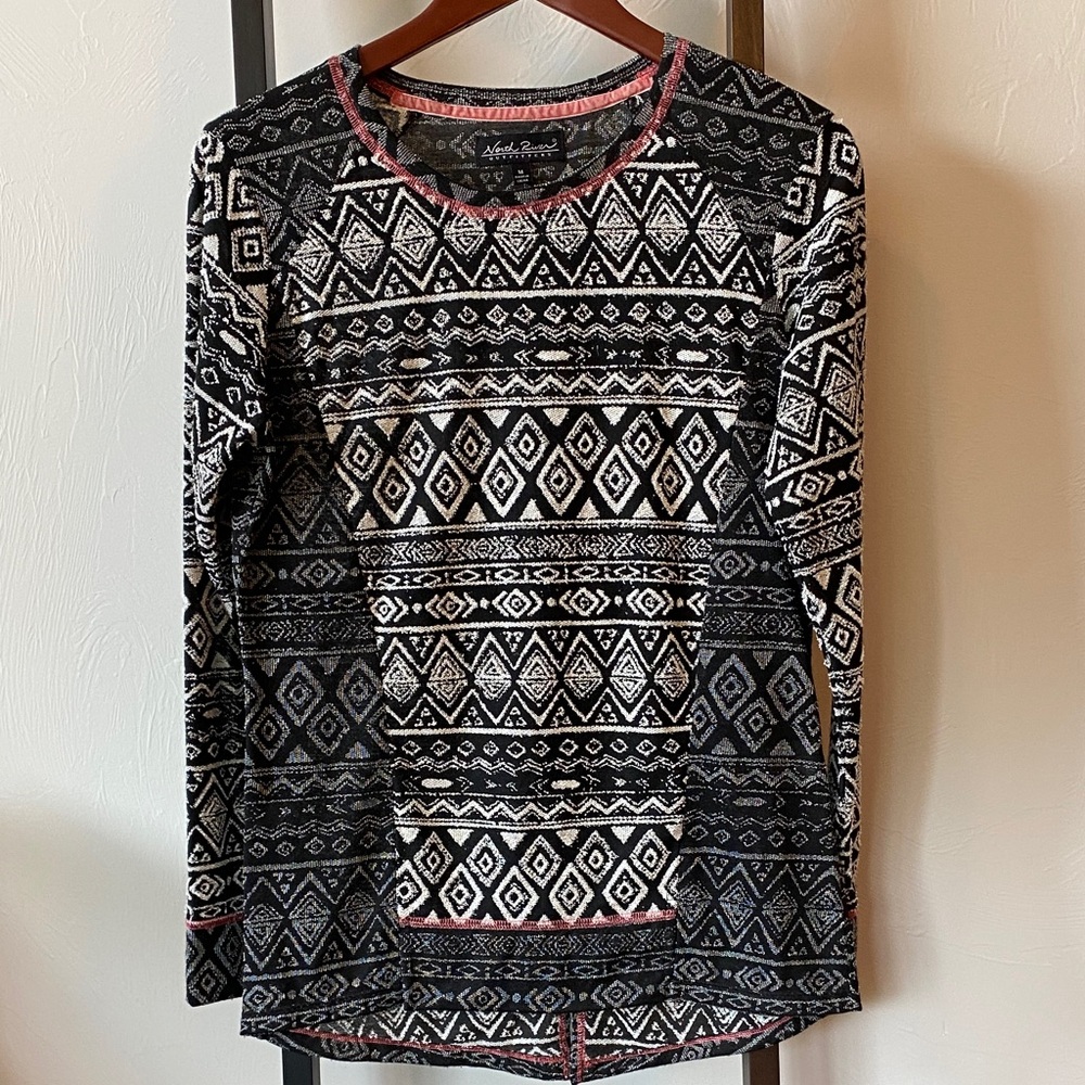 Black and White Geometric Textured Top